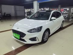 Ford Focus Hatchback EcoBoost 180 Automatic Trend - ფოტო 2