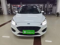 Ford Focus Hatchback EcoBoost 180 Automatic Trend - ფოტო 3