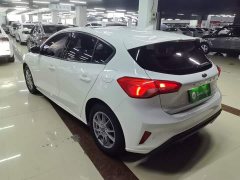 Ford Focus Hatchback EcoBoost 180 Automatic Trend - ფოტო 5