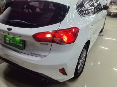 Ford Focus Hatchback EcoBoost 180 Automatic Trend - ფოტო 8