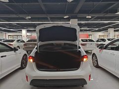 Toyota Corolla 2023 1.8L CVT Luxury - ფოტო 19