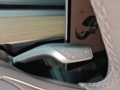 Tesla Model Y Long Range All-Wheel Drive 3D7 - ფოტო 14