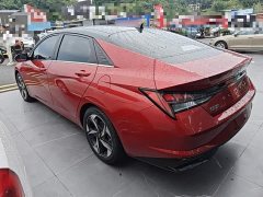 Hyundai Elantra 1.5L CVT Luxury - ფოტო 5