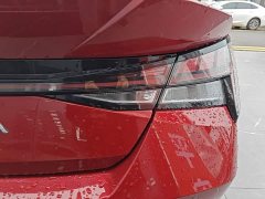 Hyundai Elantra 1.5L CVT Luxury - ფოტო 8