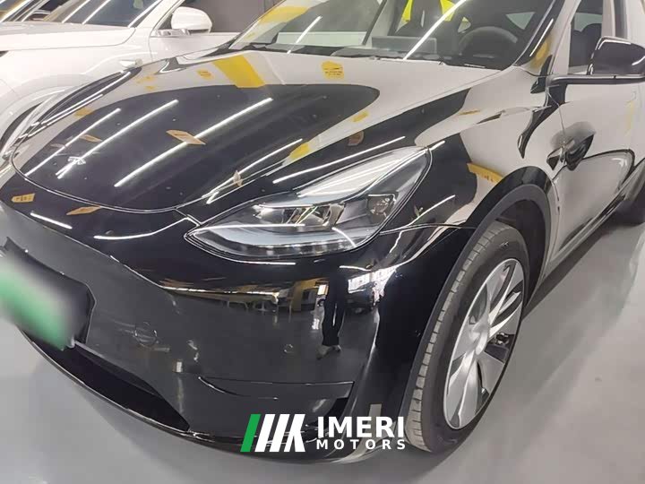 Tesla Model Y Facelift Rear-Wheel Drive