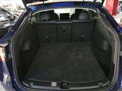 Tesla Model Y Rear-Wheel Drive - ფოტო 19