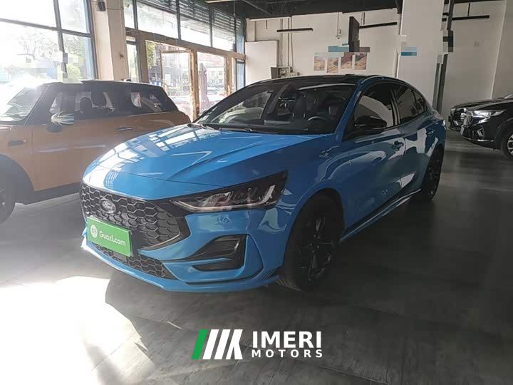 Ford Focus Sedan EcoBoost 180 Automatic S