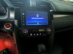 Honda Civic 2021 Hatchback 220 Turbo CVT Trendy Control - ფოტო 13