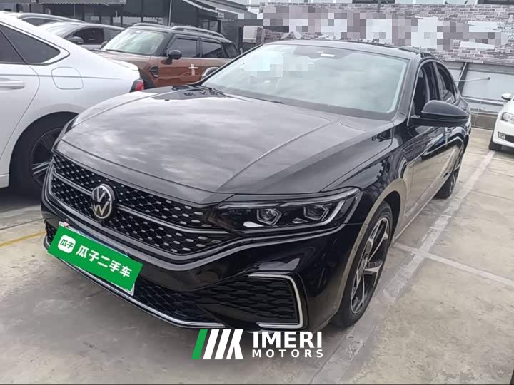 Volkswagen Passat Facelift 330TSI Starry Sky Luxury Edition - ავტომობილი ჩინეთიდან
