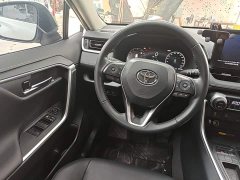 Toyota RAV4 2.0L CVT FWD 20th Anniversary Platinum Edition - ფოტო 11