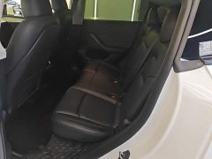 Tesla Model Y Rear-Wheel Drive - ფოტო 17