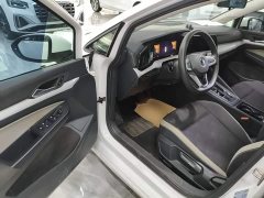 Volkswagen Golf 200TSI DSG - ფოტო 13