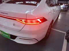 BYD Qin PLUS Glory Edition DM-i 55KM Leading - ფოტო 8