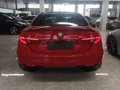 Alfa Romeo Giulia 2021 2.0T 280HP Veloce Ti Sport Edition - ფოტო 6