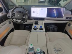 Li Auto Li Xiang MEGA Ultra - ფოტო 10