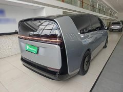 Li Auto Li Xiang MEGA Ultra - ფოტო 7