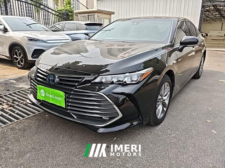 Toyota Avalon Hybrid 2.5L Luxury National VI