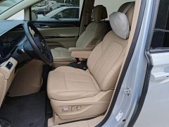 Buick GL8 New Energy Lusang Respect Edition - ფოტო 11