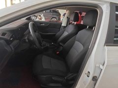 SAIC MG i5 1.5L Manual Comfort Edition - ფოტო 15