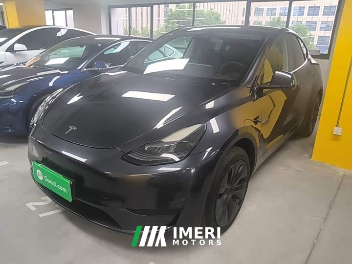 Tesla Model Y Rear-Wheel Drive