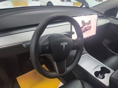 Tesla Model Y Rear-Wheel Drive - ფოტო 11