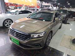 Volkswagen Passat 330TSI Luxury - ფოტო 1
