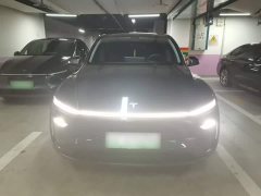 Tesla Model Y Rear-Wheel Drive - ფოტო 3