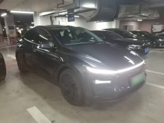 Tesla Model Y Rear-Wheel Drive - ფოტო 4