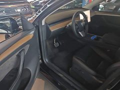 Tesla Model Y Rear-Wheel Drive - ფოტო 16