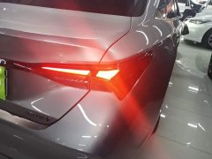 Toyota Avalon Hybrid 2.5L Luxury - ფოტო 8