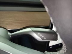Tesla Model Y Standard Range RWD - ფოტო 14
