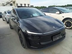 Tesla Model Y Rear-Wheel Drive Launch Edition - ფოტო 4