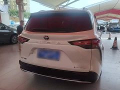 Toyota Sienna 2.5L Hybrid AWD Premium - ფოტო 4