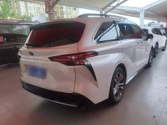 Toyota Sienna 2.5L Hybrid AWD Premium - ფოტო 5