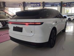 Li Auto i6 2025 Two-Wheel Drive Standard - ფოტო 7