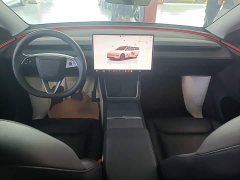 Tesla Model Y Long Range All-Wheel Drive - ფოტო 10