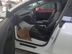 Tesla Model Y Long Range All-Wheel Drive - ფოტო 16