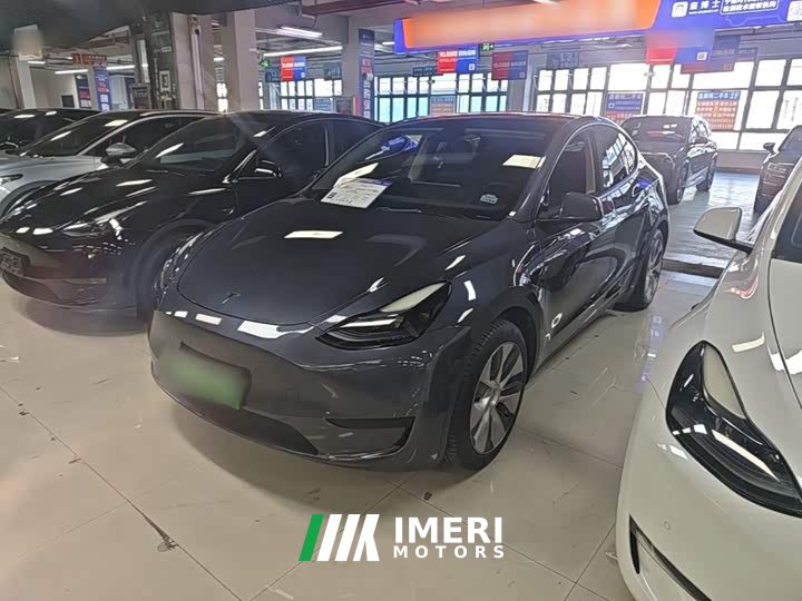 Tesla Model Y Facelift Rear-Wheel Drive