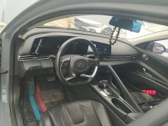 Hyundai Elantra 1.5L CVT Luxury - ფოტო 10