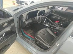 Hyundai Elantra 1.5L CVT Luxury - ფოტო 16
