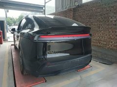 Tesla Model Y L Long Range All-Wheel Drive - ფოტო 5