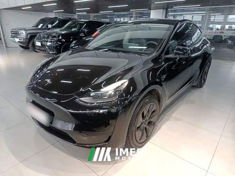 2024 Tesla Model Y Rear-Wheel Drive