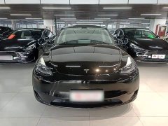 Tesla Model Y Rear-Wheel Drive - ფოტო 3