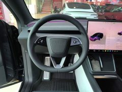 Tesla Model Y L 2025 Long Range All-Wheel Drive - ფოტო 11