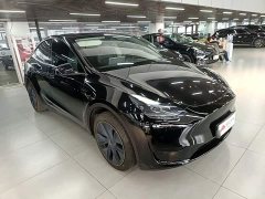 Tesla Model Y Rear-Wheel Drive - ფოტო 4