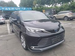 Toyota Sienna 2023 2.5L Hybrid Premium Edition - ფოტო 4