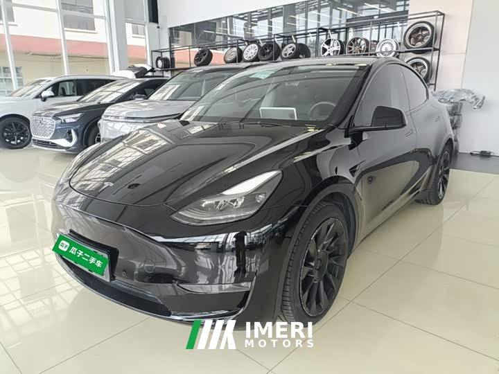 Tesla Model Y Standard Range RWD