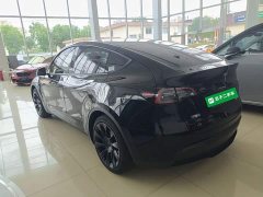Tesla Model Y Standard Range RWD - ფოტო 5