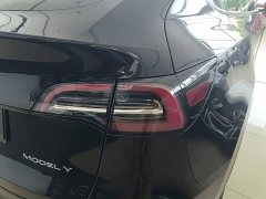 Tesla Model Y Standard Range RWD - ფოტო 8
