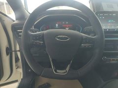 Ford Focus Sedan EcoBoost 180 Automatic ST Line - ფოტო 11